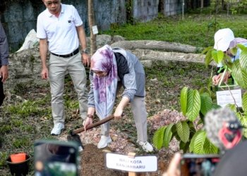 Lewat Penanaman Pohon, Lisa Ajak Warga Banjarbaru Lestarikan Keanekaragaman Hayati