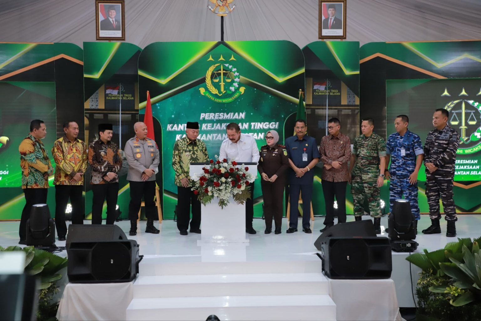 Kantor Kejati Kalsel Diresmikan, Gubernur Kalsel, H. Muhidin Dampingi Jaksa Agung RI ST Burhanuddin
