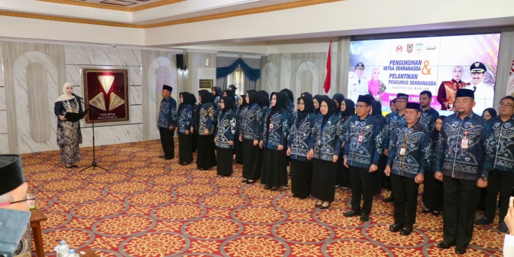 Dikukuhkan Bupati, Pengurus Baru Dekranasda Banjar Siap Angkat Produk Unggulan Daerah