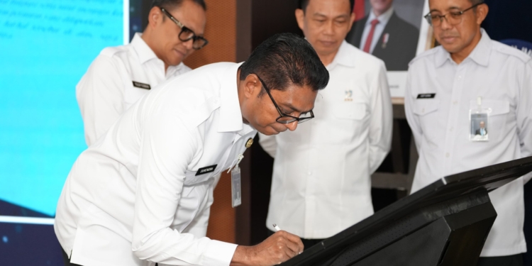 Tegakkan Integritas, Pejabat Imigrasi Kompak Teken Komitmen Bersih Tanpa Korupsi