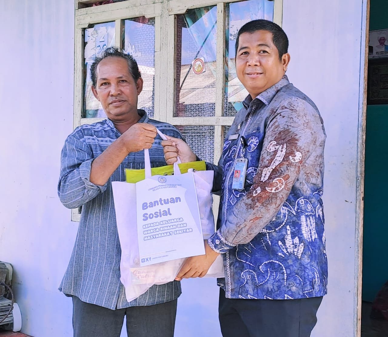 Sentuhan Humanis Lapas Kotabaru: 20 Paket Bansos untuk Keluarga WBP dan Warga Sekitar