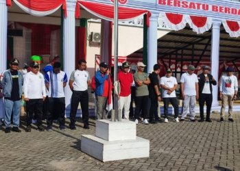 Membaur Dengan Ratusan Warga, Anggota DPRD Makhruri Hadir Ramaikan Jalan Sehat Di Kecamatan Kusan Hulu