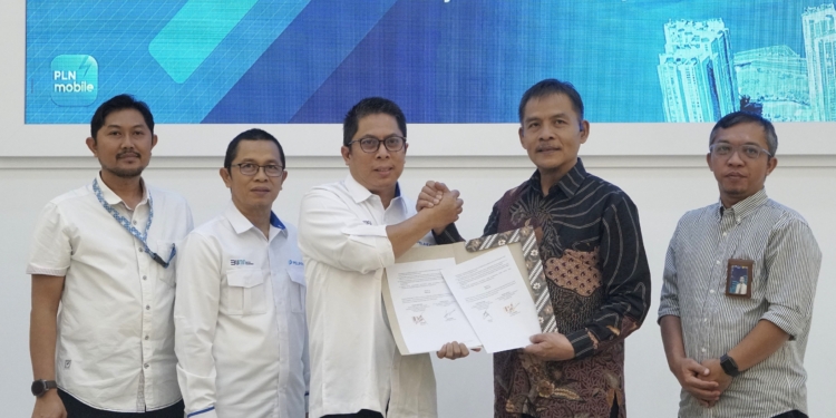 Semangat Kemerdekaan RI, PLN–Pelindo Tingkatkan Daya Listrik Pelabuhan Trisakti