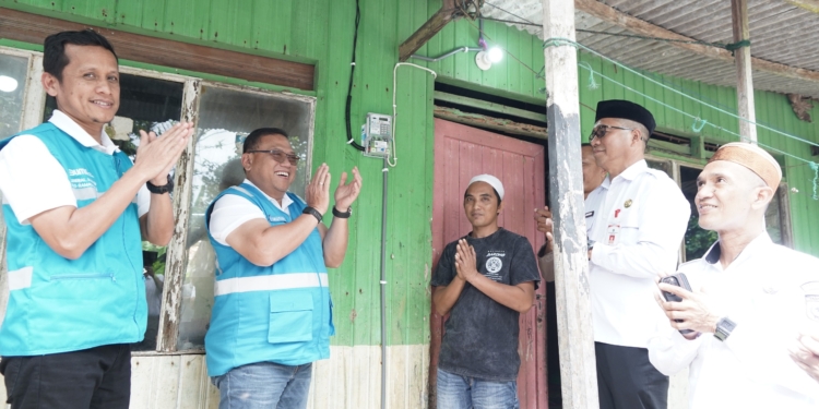 Hadiah HUT RI ke-80, PLN Kalselteng Wujudkan Pasang Baru Listrik bagi 80 Keluarga Prasejahtera lewat Program LUTD