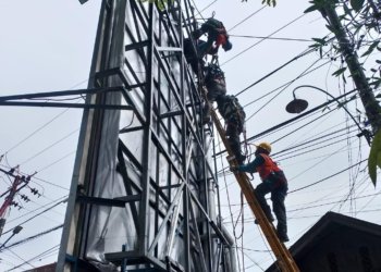 Evakuasi Dramatis, Pekerja Reklame Tersengat Listrik Saat Pasang Banner Konser Sheila On 7