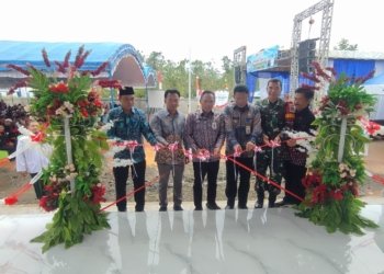 Bupati Tanah Bumbu Resmikan Kantor Baru Desa Sarigadung: Tekankan Semangat Pelayanan Baru