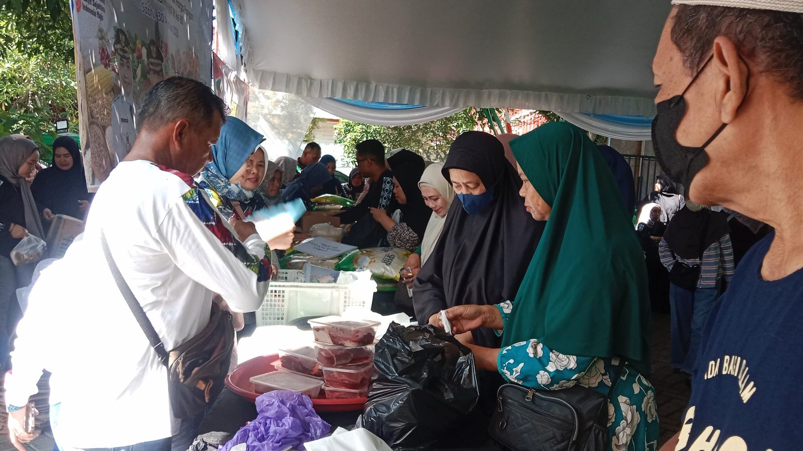 Jaga Harga Tetap Stabil, Gerakan Pangan Murah Banjarbaru 2025 Diserbu Warga