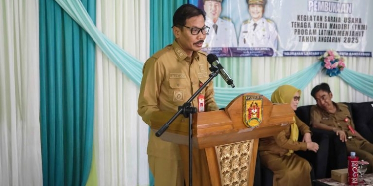 Pelatihan TKM Kejuruan Menjahit di Banjarbaru, Wartono: Demi Kurangi Angka Pengangguran