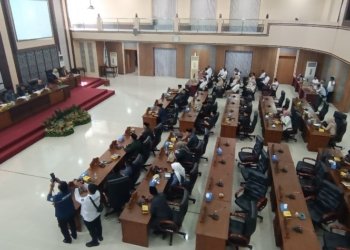 Rapat Paripurna DPRD Kabupaten Banjar, Pemkab Tegaskan Komitmen Lindungi Masyarakat Adat dan Permudah Layanan Kependudukan