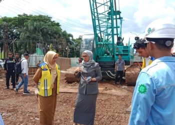 Wali Kota Banjarbaru Tinjau Proyek Pembangunan Sungai Ulin, Pendekatan Warga Terdampak Jadi Prioritas