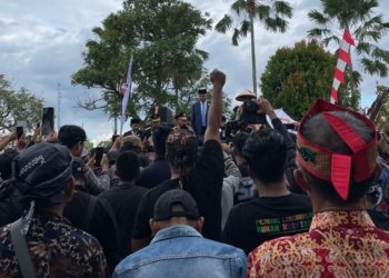 Suarakan Penolakan Taman Nasional, Kapolda Kalsel Pimpin Pengamanan Unjuk Rasa Aliansi Masyarakat Dayak Meratus
