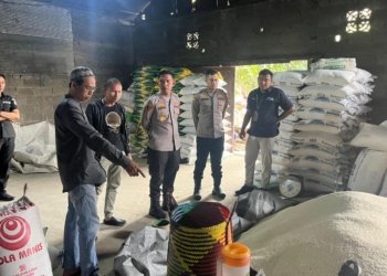 Satreskrim Polres HST Grebek Gudang Beras Oplosan di Desa Awang Baru