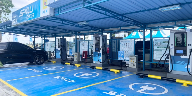 Makin Mudahkan Pengguna EV, PLN Operasikan Lagi 4 Lokasi SPKLU Center Pada Momen HUT RI