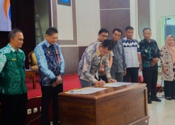 Forum Konsultasi Publik, Banjarbaru Mantapkan Standar Layanan Pendidikan dan Disdukcapil
