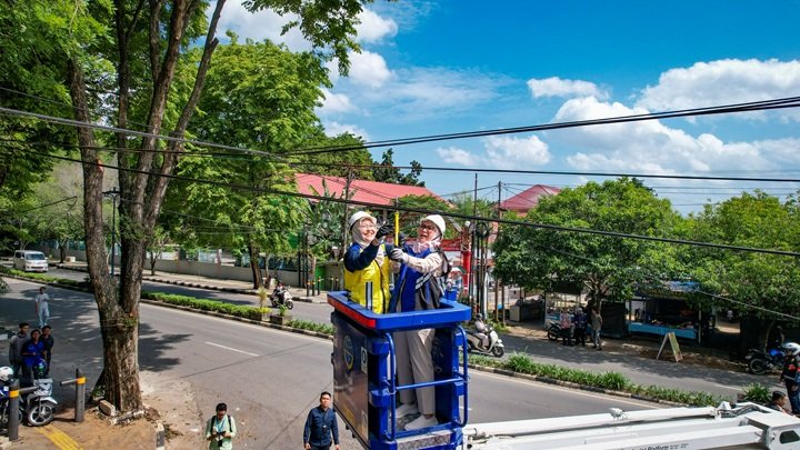 Relokasi Kabel Semrawut, Wali Kota Banjarbaru Mulai Penataan Kota dari Udara