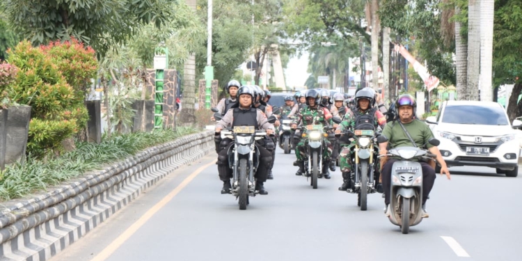 Jamin Keamanan Warga, TNI dan Polri Gelar Patroli Gabungan Skala Besar di Kota Banjarbaru