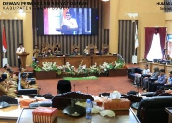 Gelar Paripurna, DPRD Dengarkan Pendapat Bupati Tentang Dua Raperda Kesehatan Dan Waralaba