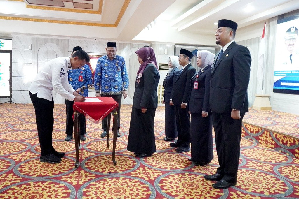 Bupati Kabupaten Banjar Lantik Lima Pejabat Pimpinan Tinggi Pratama, Tegaskan Integritas dan Inovasi Pelayanan Publik