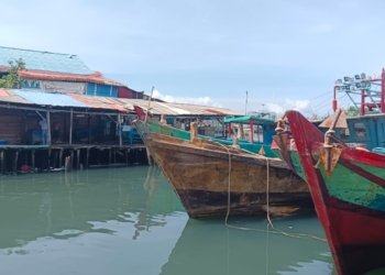 Kapal ‘BOM’ Bongkar Ikan di JTD, Publik Sindir Dugaan Setoran ke Aparat