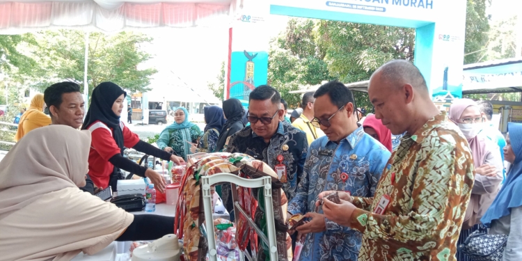 Ratusan Warga Padati Gerakan Pangan Murah di BPSDM Kalsel