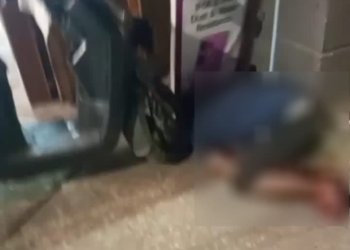 Geger, Supir Taksi Tewas Dibunuh, Leher Digorok di Depan Ruko Gadget Mart