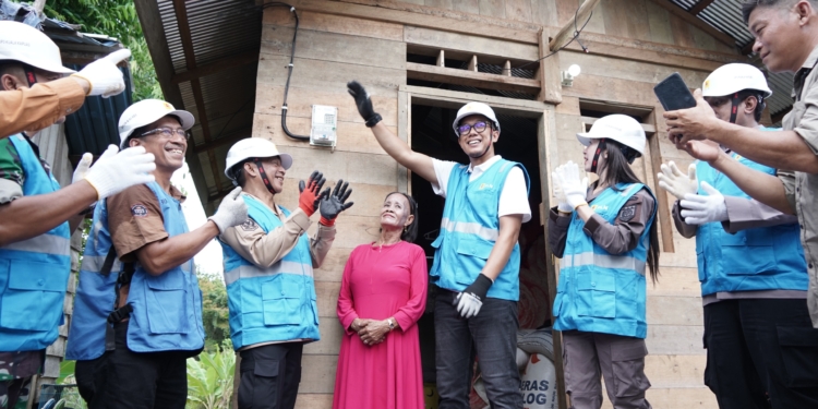 Terangi Harapan Keluarga Prasejahtera, PLN Kalselteng Nyalakan Program LUTD di Hingan Tokung