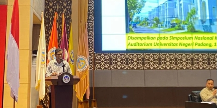 ULM Dorong Pembangunan Inklusif di Simposium Nasional Kependudukan 2025