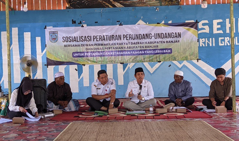 M Zaini Anggota Komisi II DPRD Banjar Bersama Distan Gelar Sosialisasi Regulasi Pertanian, Dorong Petani Lebih Cerdas dan Berkelanjutan