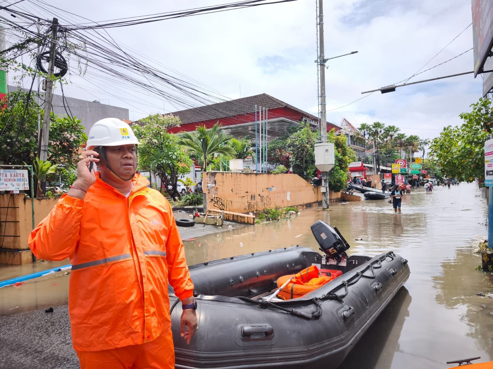 PLN Pulihkan Listrik Pascabencana, Warga Bali Kembali Beraktivitas