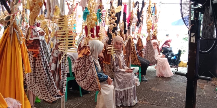Bayi Hingga Lansia 63 Tahun Ikuti Prosesi Baayun Maulud