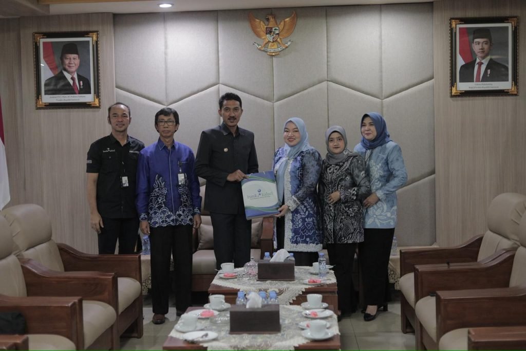 Bupati Kabupaten Banjar Terima Audiensi Dewan Komisaris Bank Kalsel, Bahas Dukungan untuk Pendirian Bank Kalsel Syariah