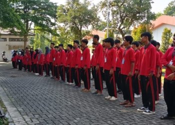 Kodim 1006/Banjar Tanamkan Disiplin dan Semangat Juang pada Siswa Baru Sekolah Rakyat Terintegritasi 56 Banjarbaru