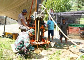 TNI Hadirkan Akses Air Bersih bagi Warga Desa Mantewe melalui Program TMAB