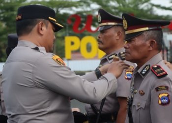 Kapolres Tanah Bumbu Pimpin Sertijab Tiga Perwira, Tegaskan Pentingnya Profesionalisme dan Penyegaran Organisasi