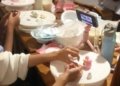 Puluhan Perempuan Asah Kreativitas Lewat Kelas Dekorasi Kue Sanrio