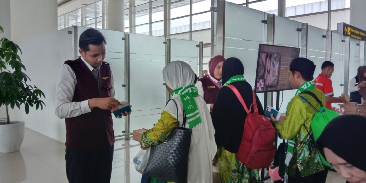 Ratusan Penumpang Padati Penerbangan Perdana Banjarmasin-Kuala Lumpur