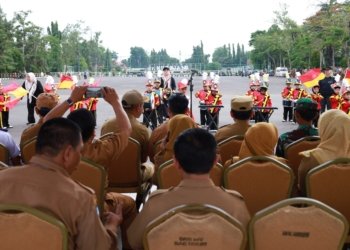 Kodim 1006/Banjar Hadiri Upacara Parade Senja Penurunan Bendera Merah Putih di Banjarbaru