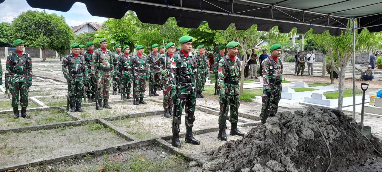Kodim 1006/Banjar Gelar Upacara Militer, Hantarkan Serka (Purn) Ahmad Asrori ke Peristirahatan Terakhir