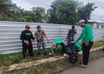 Desa Persiapan Nunggal Jaya Karang Bintang Gelar Aksi Jumat Bersih, Camat: Jadikan Ini Tradisi Kita