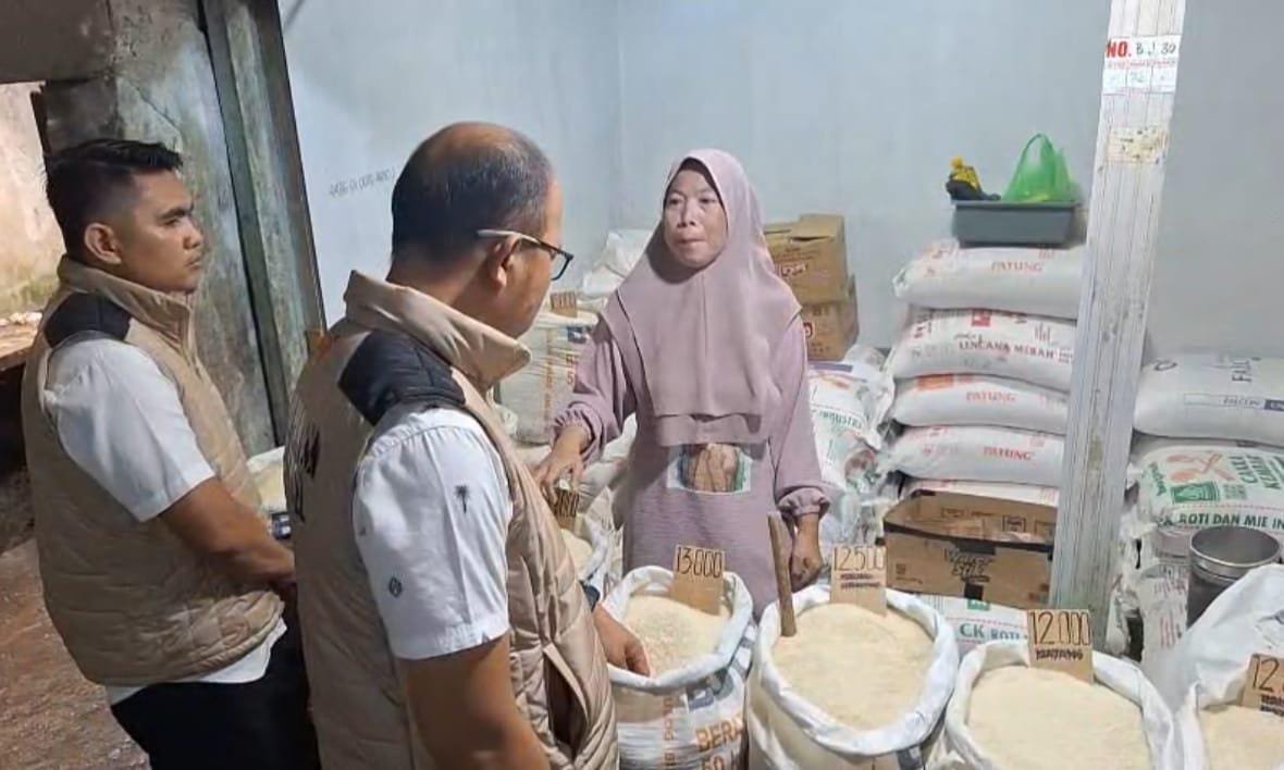 Polda Kalsel Sidak Pasar Kalindo, Cek Harga dan Stok Bapokting Tetap Stabil