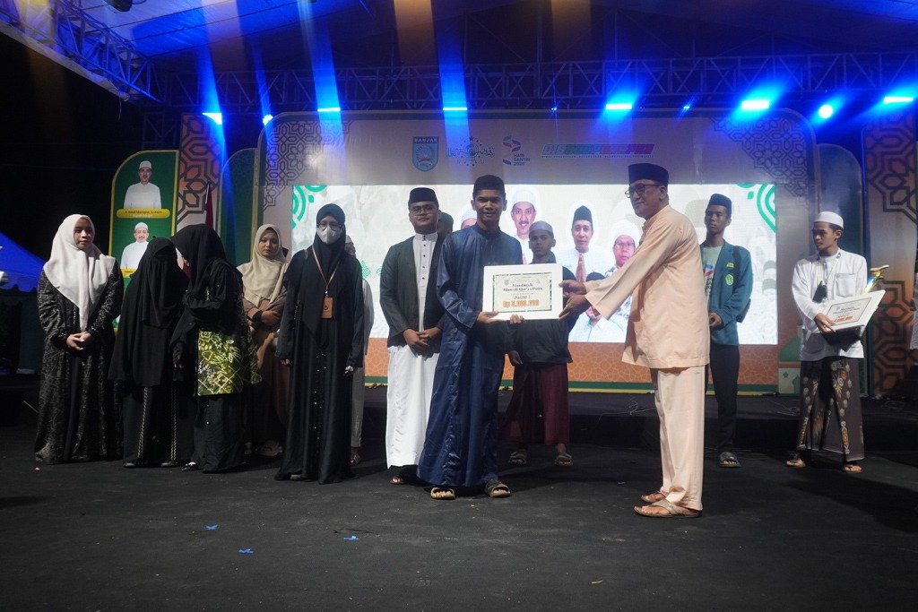 Semarak Penutupan Hari Santri Nasional 2025 di Kabupaten Banjar: Santri Didorong Jadi Pelopor Perubahan dan Penjaga Moral Bangsa