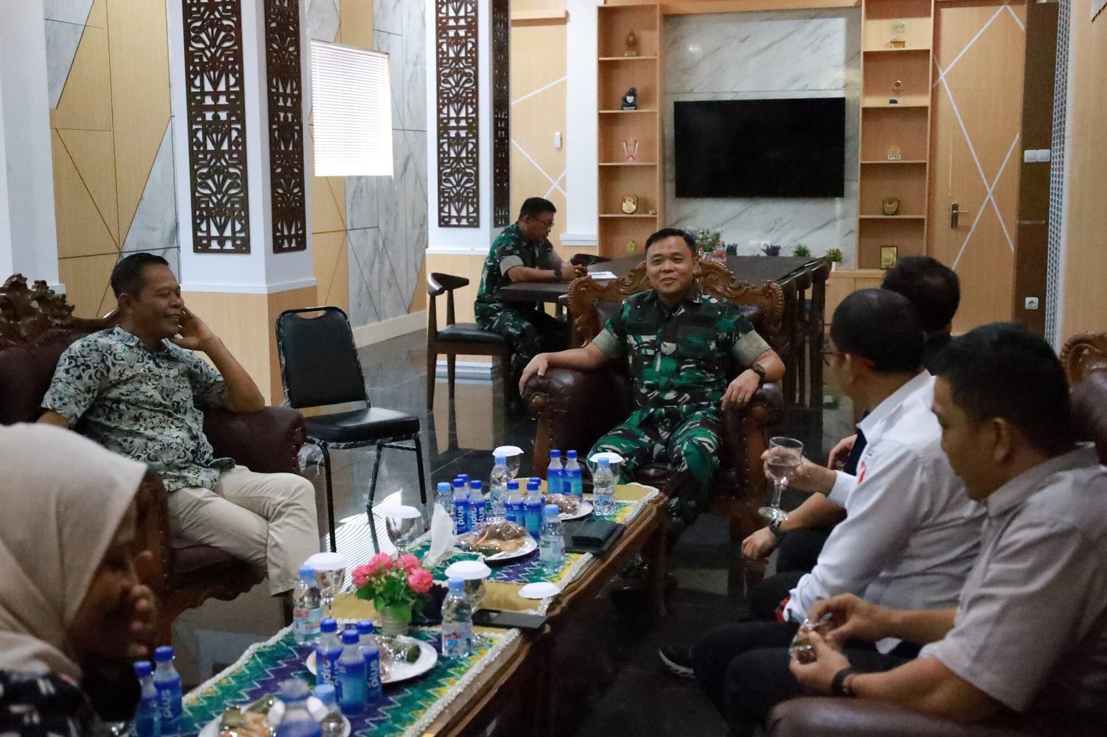 Perkuat Sinergitas Pemilu, Bawaslu dan KPU Banjarbaru Jalin Audiensi dan Silaturahmi ke Kodim 1006/Banjar