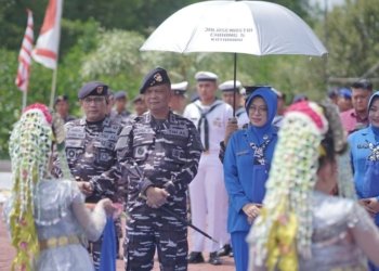 Dankodaeral XIII Disambut Meriah Prajurit Lanal Kotabaru dengan Yel-Yel dan Tari Tradisional