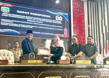 rapat Paripurna Masa Persidangan Satu Rapat ke- 31, yang bertempat di Ruang Rapat Paripurna DPRD Kotabaru, Senin (13/10/2025). Foto Diskominfo