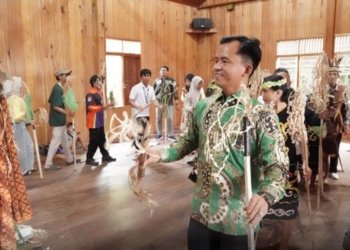 Legislatif Hadiri Festival Budaya Mesiwah Pare Gumboh ke 7