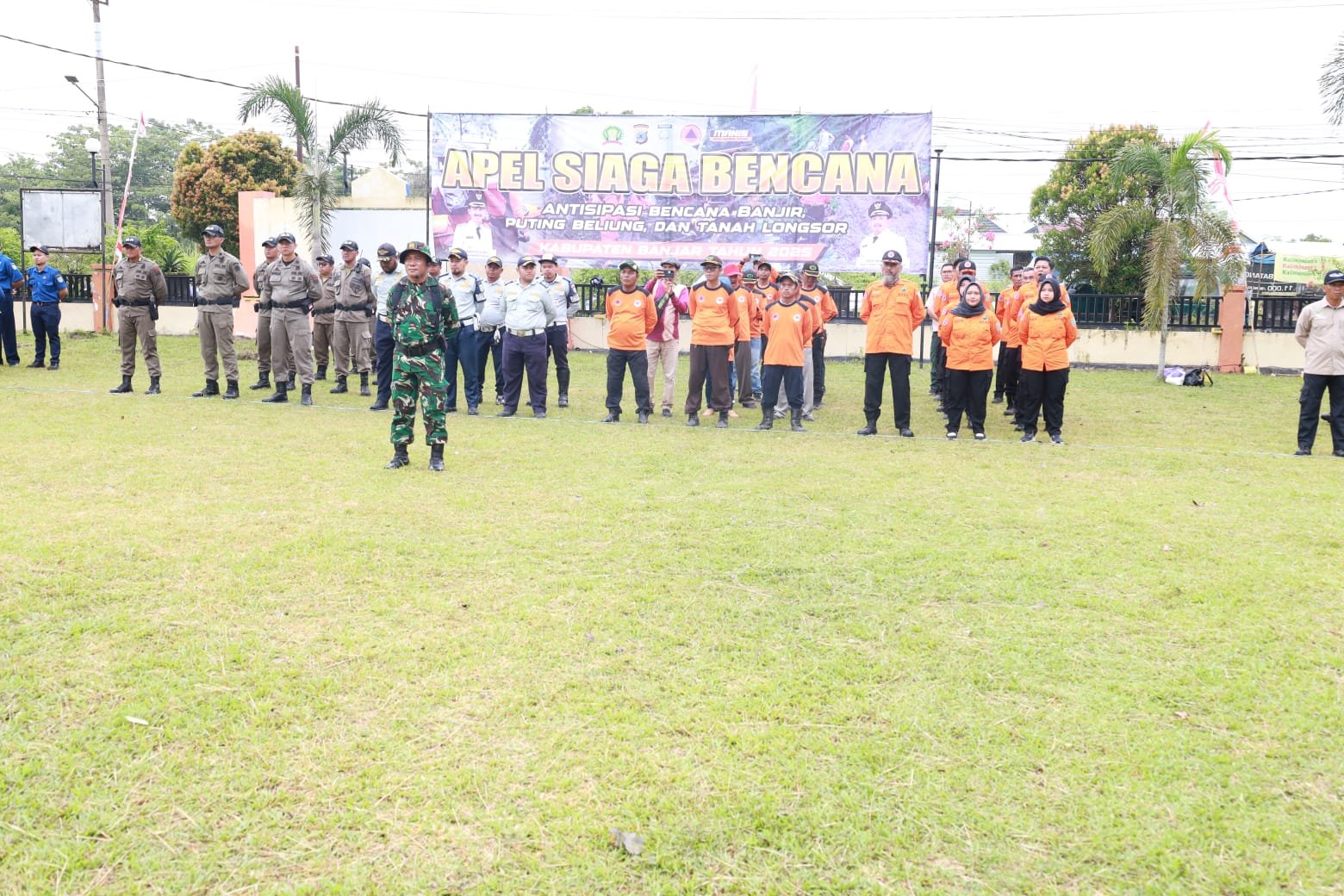 Kodim 1006/Banjar Tunjukkan Kesiapsiagaan dalam Apel Penanggulangan Bencana Batingsor Kabupaten Banjar