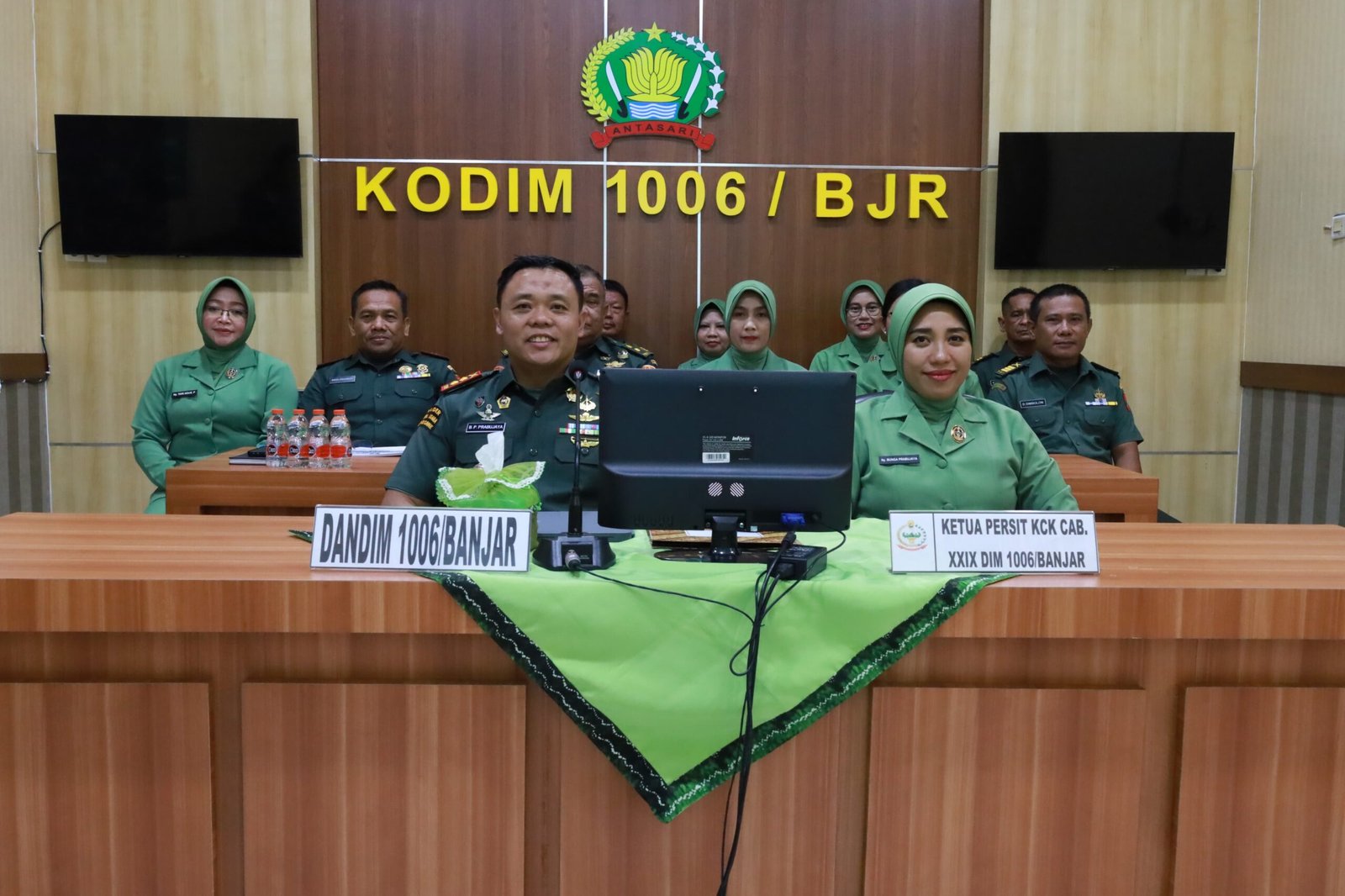 Dandim 1006/Banjar dan Ketua Persit Hadiri Sosialisasi Buku Suluh Persit Tahun 2025 Secara Virtual