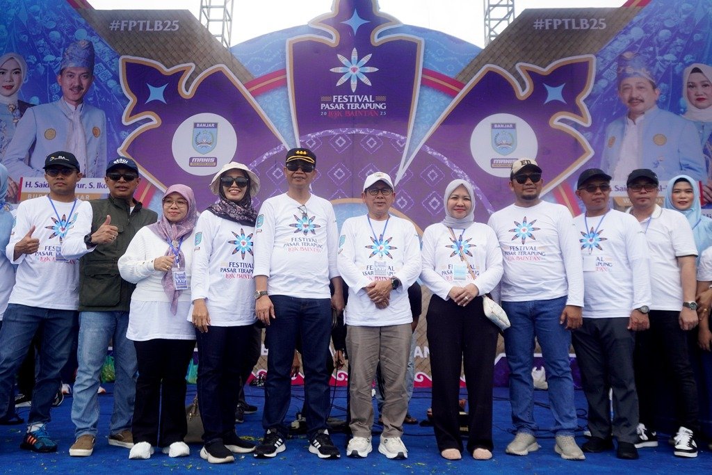 Festival Pasar Terapung Lok Baintan 2025 kembali menjadi magnet wisata budaya yang menyedot perhatian ribuan pengunjung dari berbagai daerah di Kalimantan Selatan.