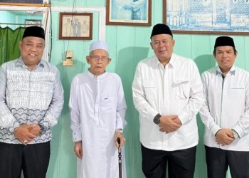 Ketua DPC PKB Banjar Dampingi Wakil Ketua DPR RI Ahmad Cucun Ahmad Samsurijal Bersilaturahmi ke Kediaman Ulama Kalsel Tuan Guru KH. Muaz Hamid