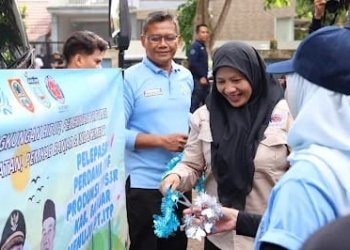 PT. Indocement Tunggal Prakarsa Tarjun Terima Bahan Bakar Alternatif Hasil Olahan Sampah Plastik Dari TPS 3R Lestari Albasia Martapura